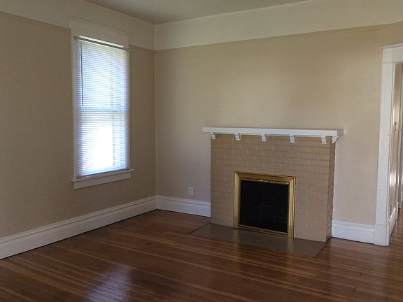 3rd image of 1113 W York Ave