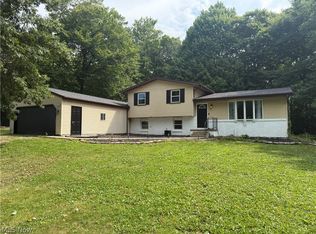 1950 Woodland Dr, Columbiana, OH 44408