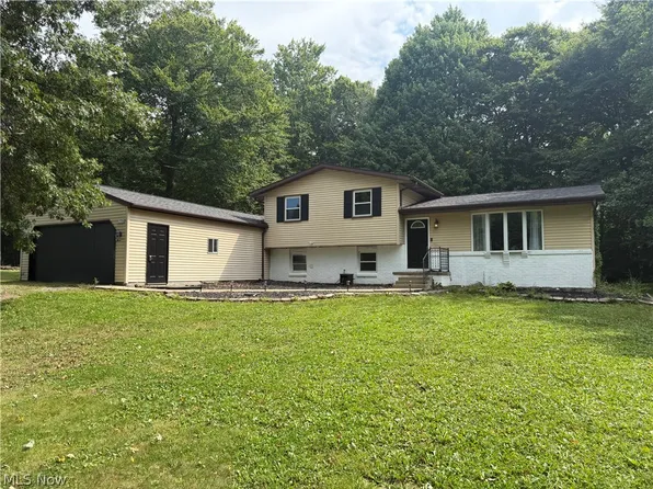 1950 Woodland Dr, Columbiana, OH 44408