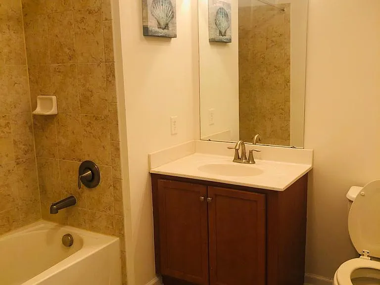 825 Liberty Ct — Photo 10