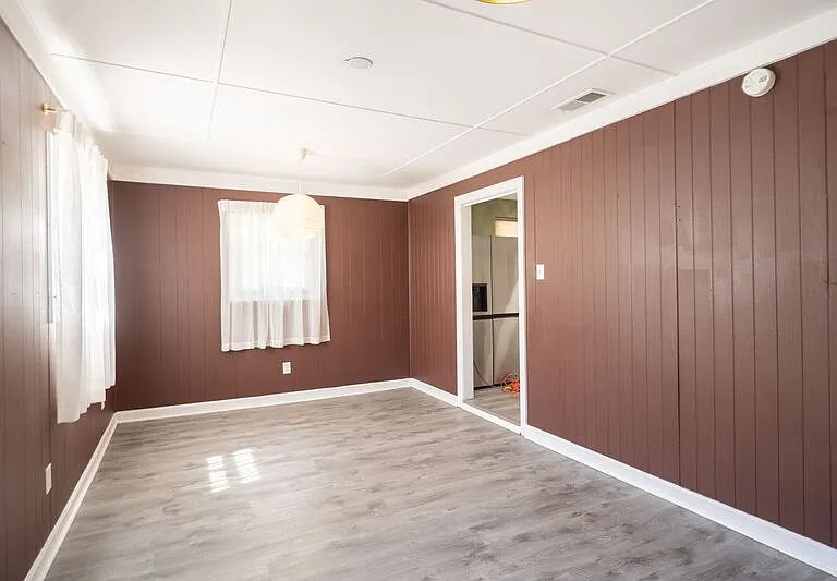 20 Ventura Blvd — Photo 17