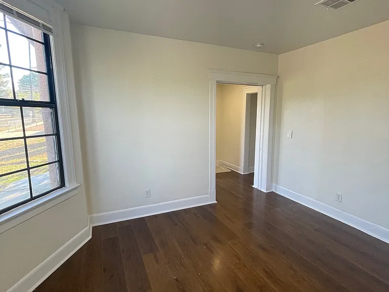 1108 E Central Ave — Photo 5
