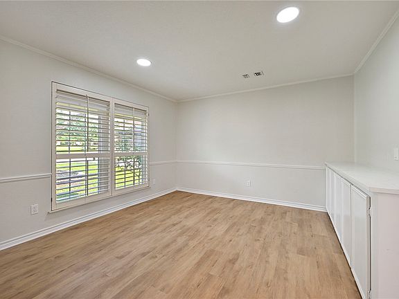 5th image of 2711 Pinehurst Cir