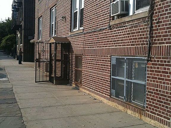 5th image of 2293 Southern Blvd