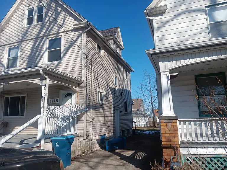 1118 W 8th St — Photo 21