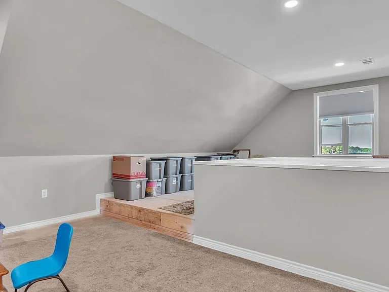 350 Julius Davis Ln — Photo 37