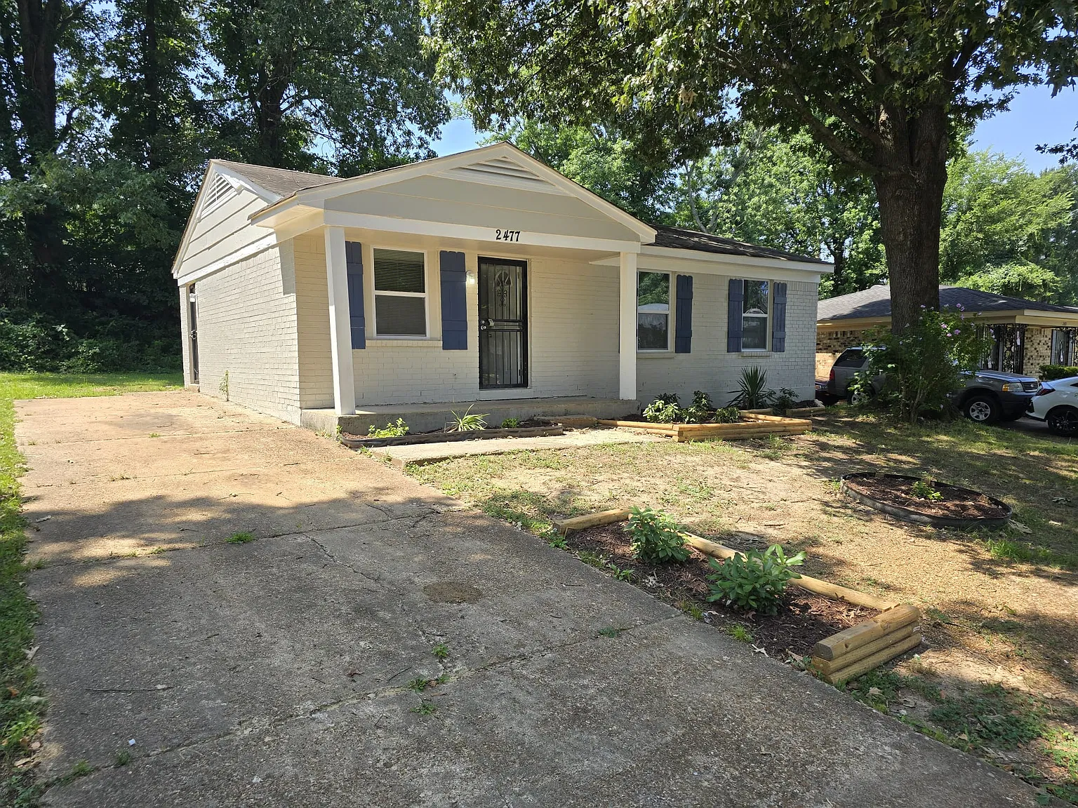 3 bed, 965 sqft, $1,050 — Photo 1