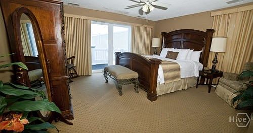 3rd image of 210 Butler Avenue