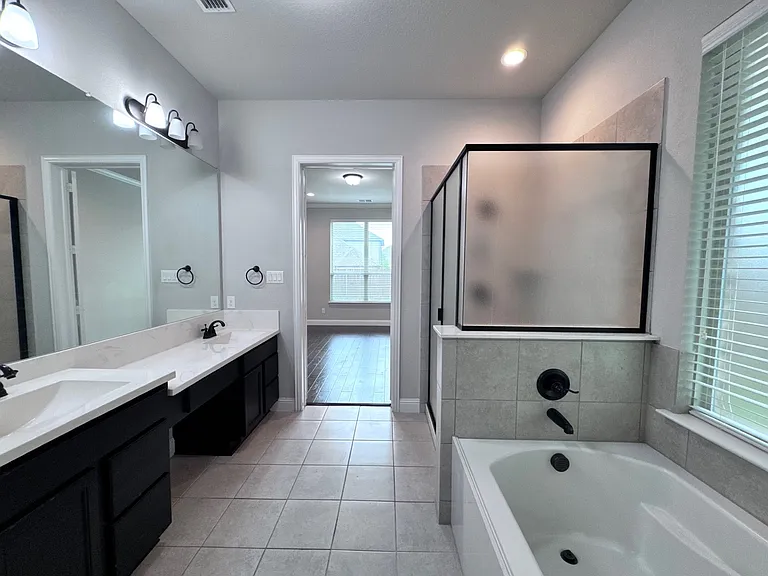 311 Lexington Ave — Photo 13