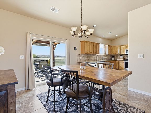 4th image of 1081 20th Rd