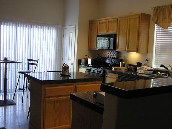 4th image of 172 Halley Glen Dr
