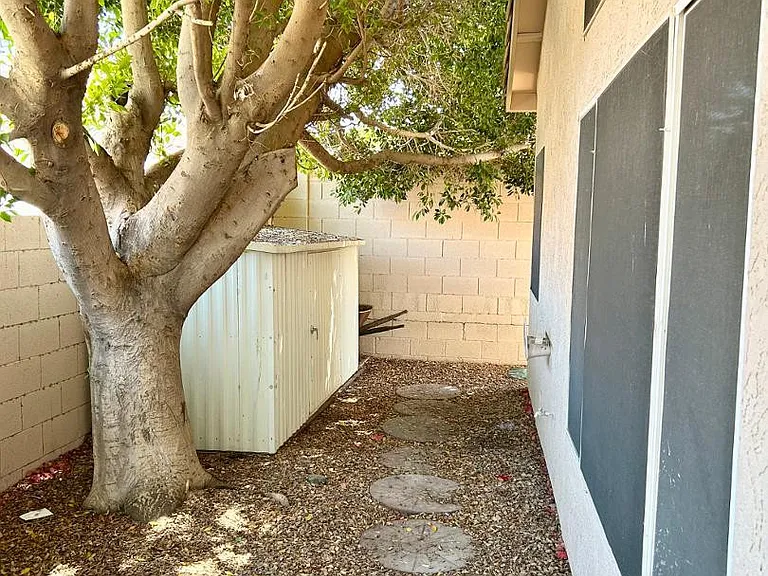 1230 E Captain Dreyfus Ave — Photo 23