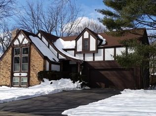 943 Tim Tam Cir, Naperville, IL 60540