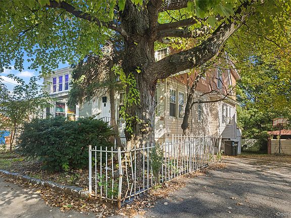 3rd image of 3814 Secor Avenue
