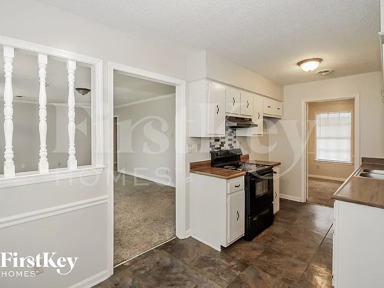 6861 Valley Park Dr — Photo 8