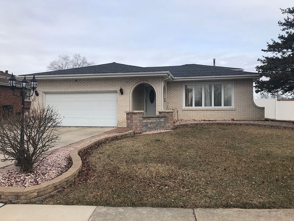 1st image of 6100 Heron Dr