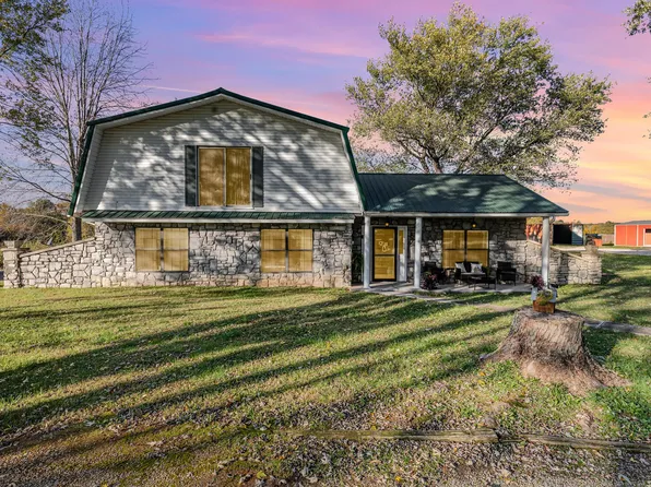 1716 Stroudsville Rd, Cedar Hill, TN 37032
