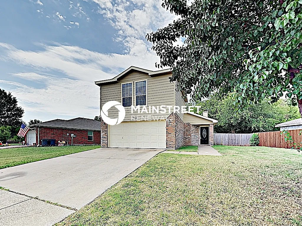 1132 Sandalwood Dr — Photo 1
