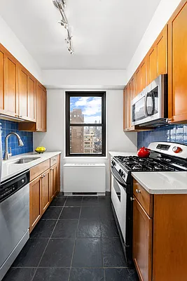 Sold by Compass | media 6