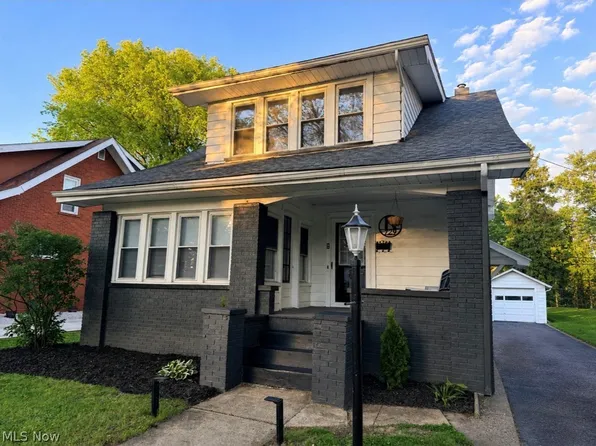 729 4th St NW, New Philadelphia, OH 44663
