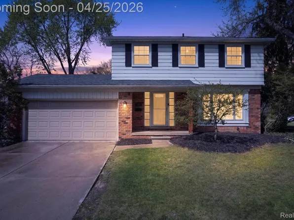 15251 Farmbrook Dr, Plymouth, MI 48170