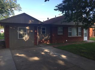 1404 Harry Rd, Manhattan, KS 66502