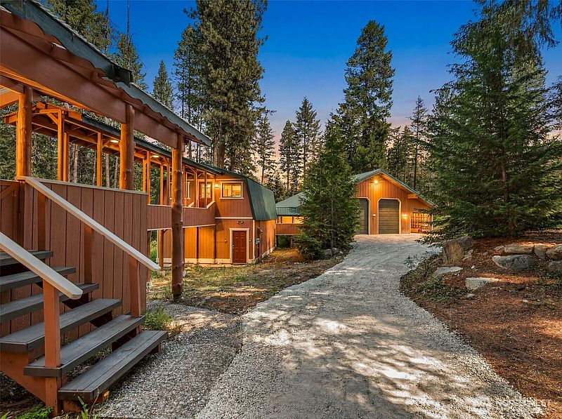 2nd image of 22583 Alpine Hills Road