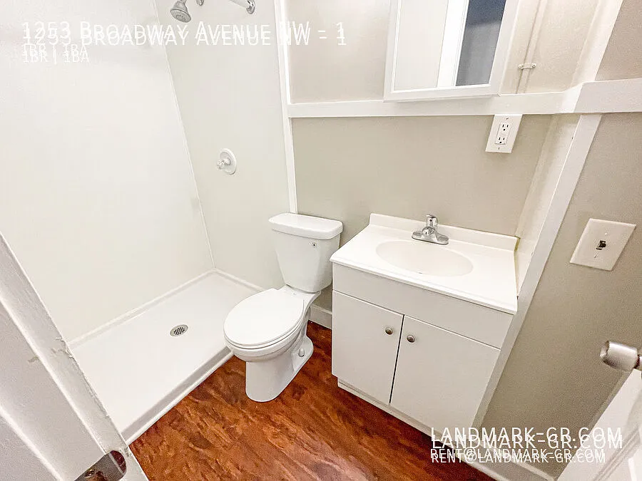 1253 Broadway Ave NW — Photo 4