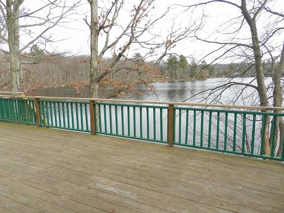 4th image of 4015 Lakeshore Dr W