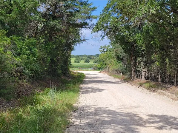 9999 Sadberry Rd, Hearne, TX 77859