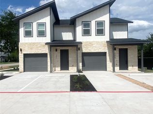 700 Horseshoe Dr #301, Leander, TX 78641