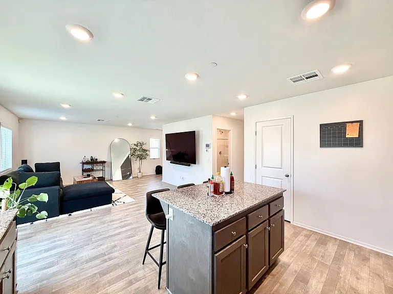 30607 Cyclone Ave — Photo 10