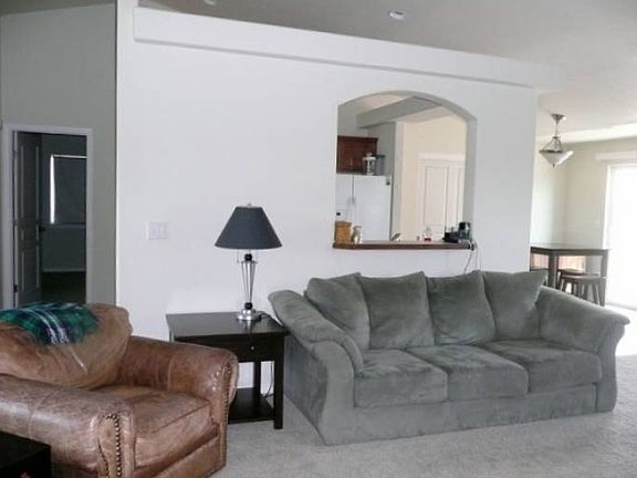 OPEN TO KITCHEN