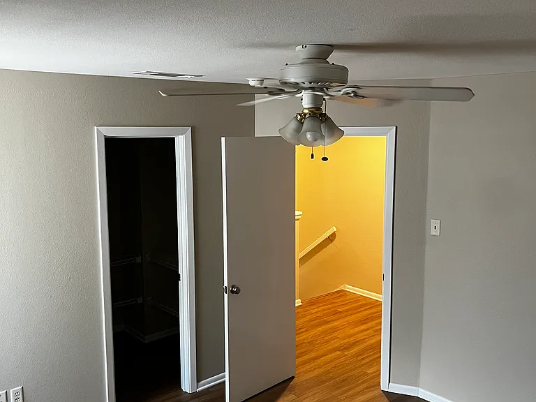 725 Heavens Dr #4 — Photo 13