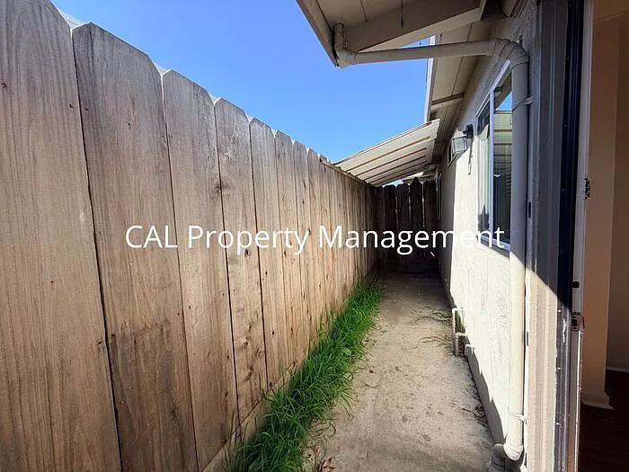 1059 N Sanborn Rd #11 — Photo 6
