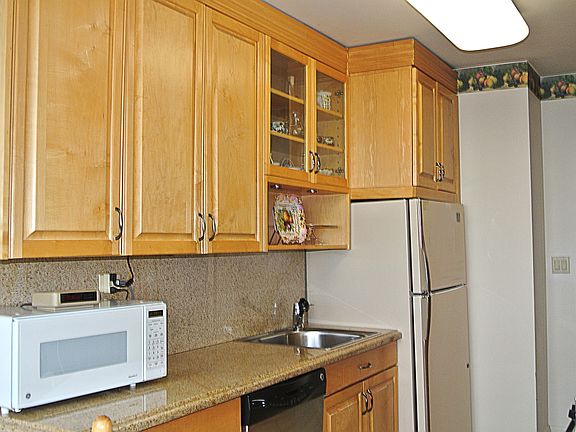 2nd image of 27110 Grand Central Pkwy APT 26W
