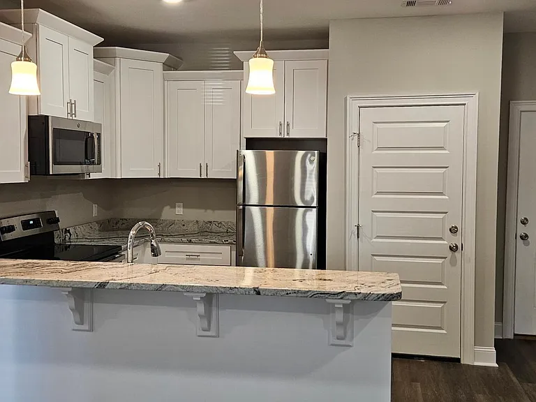 28 E Cherry St — Photo 2