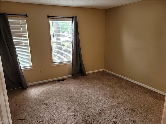 3rd image of 103 Westover Ave APT 101