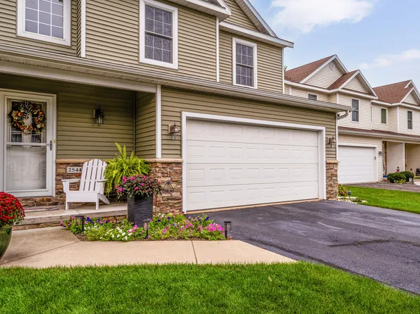 2544 Holiday House Rd #8, Saint Joseph, MI 49085