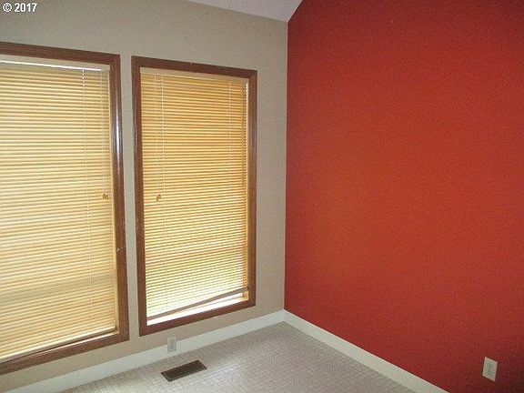 5th image of 8419 NE 71st St