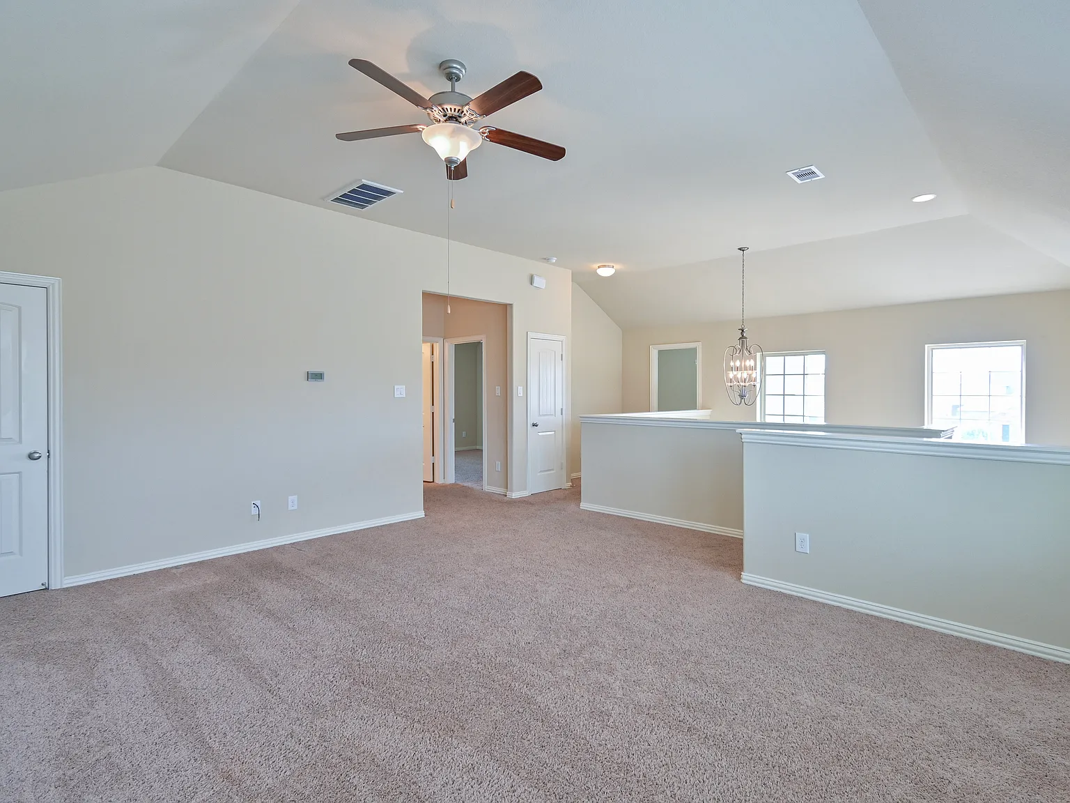 4 bed, 2.5 bath, 2652 sqft, $2,375 — Photo 3