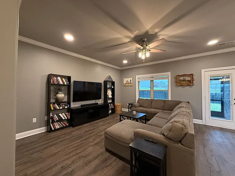 2604 Etna Dr — Photo 10