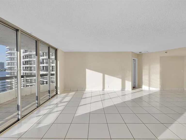 3530 Mystic Pointe Dr #710 — Photo 14