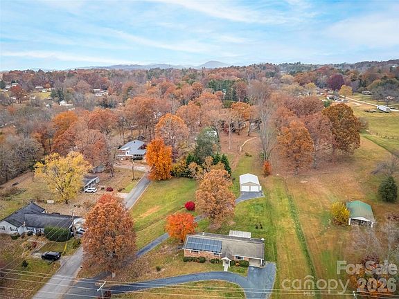 5th image of 605 Dana Rd