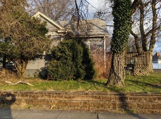 338 N Lincoln Ave, Middlesex, NJ 08846