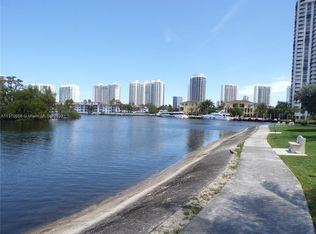 3030 Marcos Dr APT T103, Aventura, FL 33160