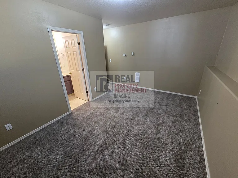 8431 13th Ave SE — Photo 33