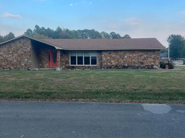 5804 Kings Point Ln, Jonesboro, AR 72404