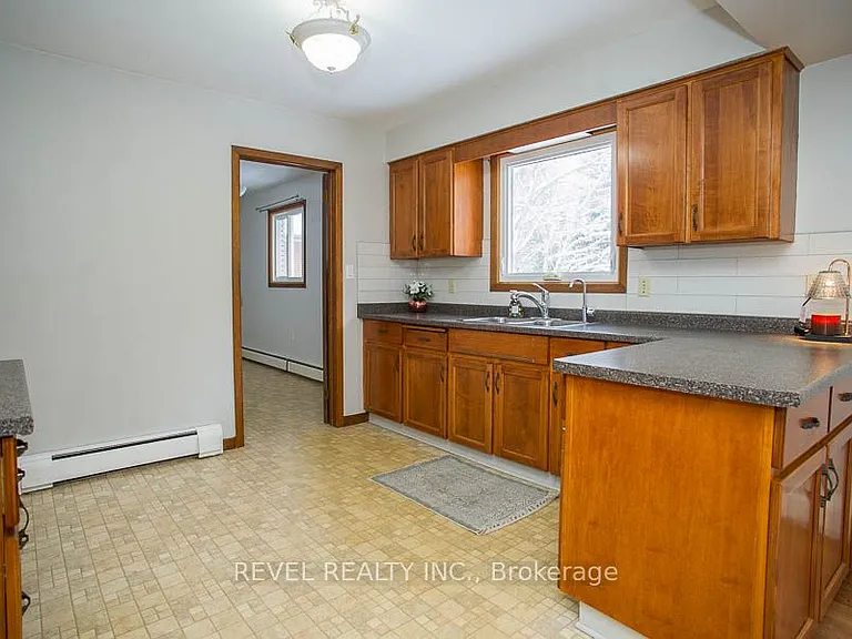 104 Hillside Ave — Photo 8