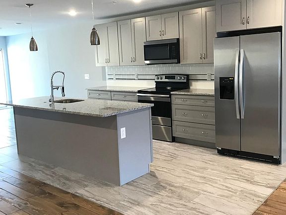 2nd image of 2021 E Susquehanna Ave #1